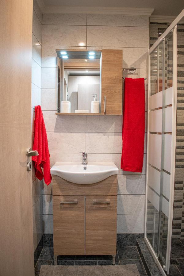 John'S Apartment'S Near Athens Airport!! Spáta المظهر الخارجي الصورة